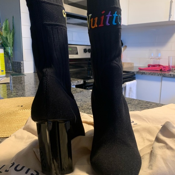 Louis Vuitton Silhouette Boots - Picture 2 of 5